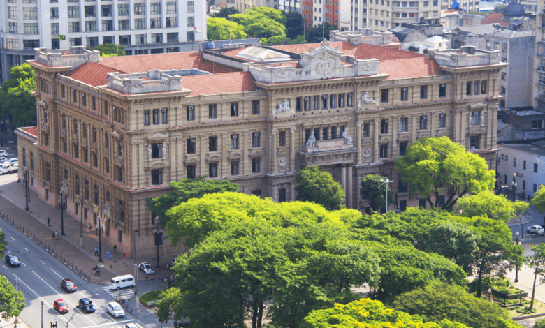 Decisão do Tribunal de Justiça de São Paulo sobre aluno com TDAH é um marco importante, destaca o Defensor Público André Naves Justiça definiu que escolas particulares não podem suspender descontos oferecidos a pais de alunos com Transtorno de Déficit de Atenção e Hiperatividade