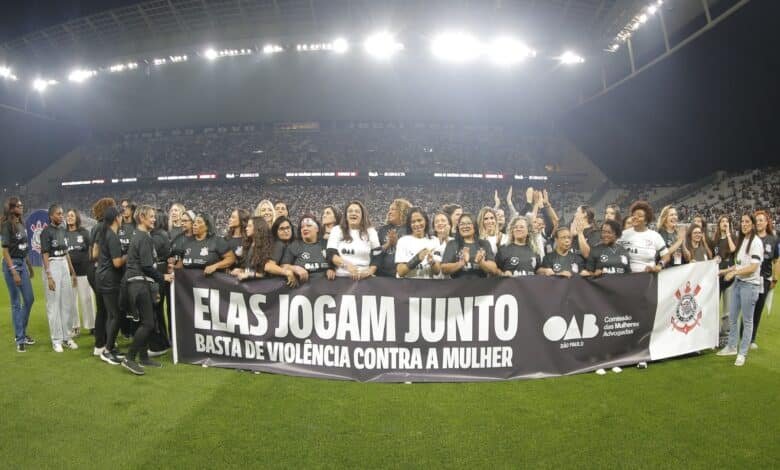 Ponte Preta entra em campo com a OAB SP pelo fim da violência de gênero Campanha ‘Elas Jogam Junto’ leva mensagem de respeito e conscientização para torcidas